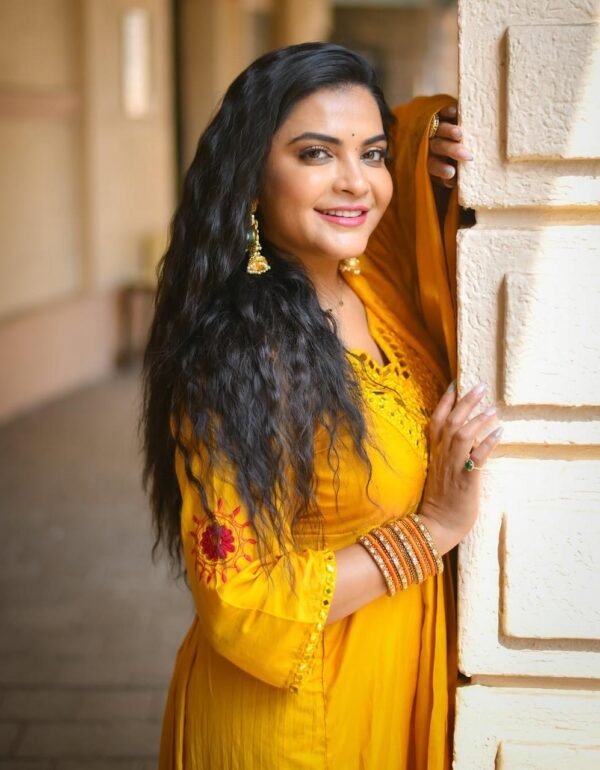 Sunlit Mirror Muse Kurti Set