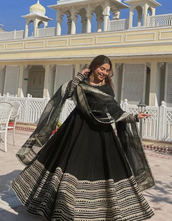 Regal Noir Embroidered Anarkali set
